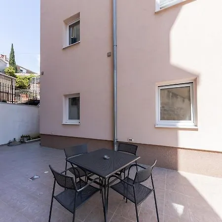 Sergio Apartament *